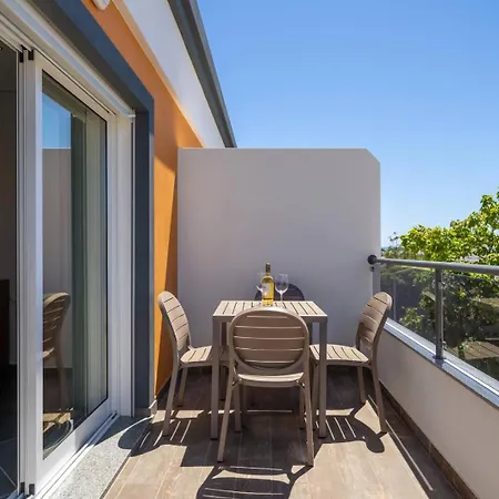 Rare & Modern Conceicao E *