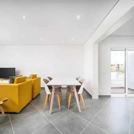 Rare&modern Conceição E