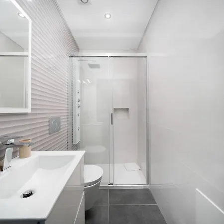 Rare&modern Conceição E *